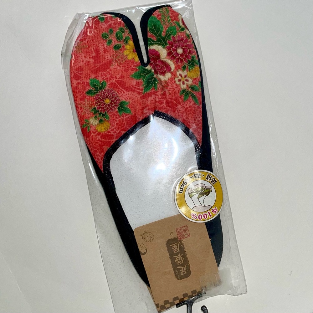 NWT vtg Japanese Tabi socks, 100% cotton, authentic, Asian floral design